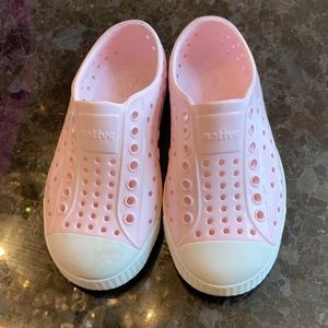 Native Light Pink toddler size 9